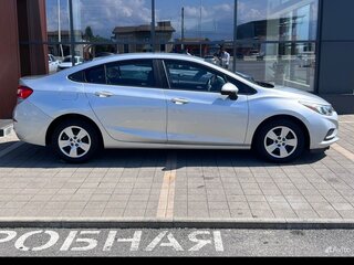 2017 Chevrolet Cruze II, серебристый, 1100000 рублей, вид 3