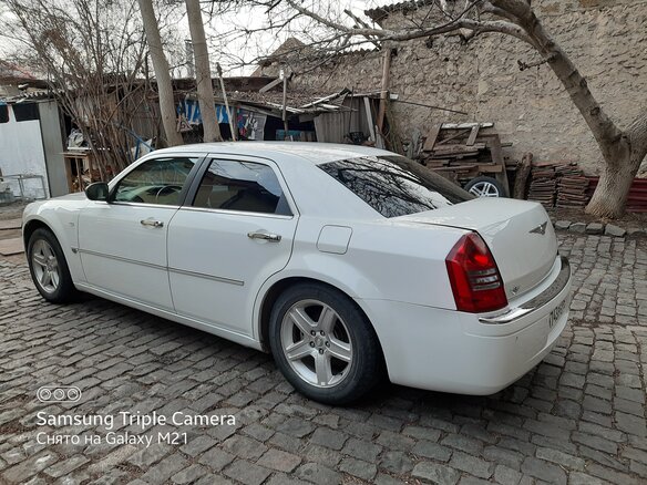 2004 Chrysler 300C I, белый, 850000 рублей - вид 13