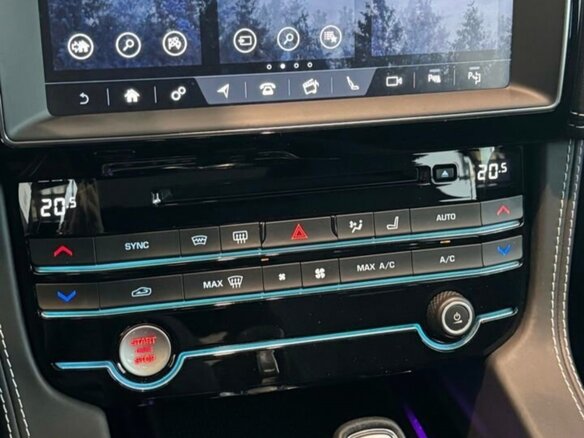 2019 Jaguar F-Pace SVR I, чёрный, 8500000 рублей - вид 22