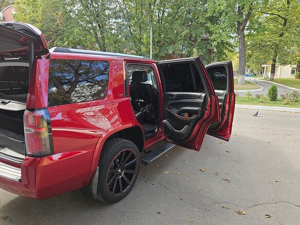 2016 Chevrolet Tahoe IV, красный, 3500000 рублей - вид 5