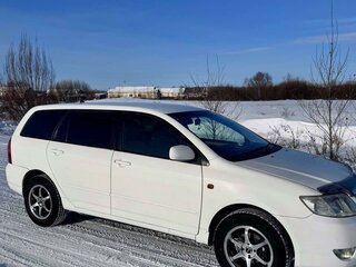 2004 Toyota Corolla Fielder IX (E120, E130) Рестайлинг, белый, 715000 рублей, вид 3