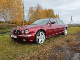 2004 Jaguar XJ III (X350/X358), красный, 2400000 рублей, вид 1