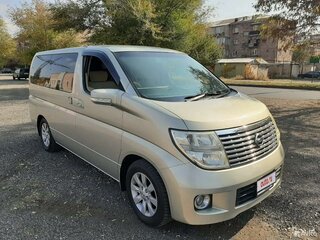 2004 Nissan Elgrand II (E51), бежевый, 1570000 рублей, вид 1
