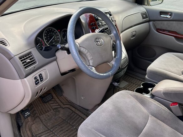 2005 Toyota Sienna II Рестайлинг, бежевый, 990000 рублей - вид 13