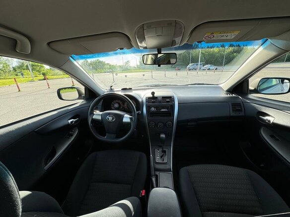 2012 Toyota Corolla X (E140, E150) Рестайлинг, серебристый, 1050000 рублей - вид 11