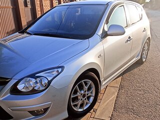 2011 Hyundai i30 I Рестайлинг, серебристый, 1100000 рублей, вид 1