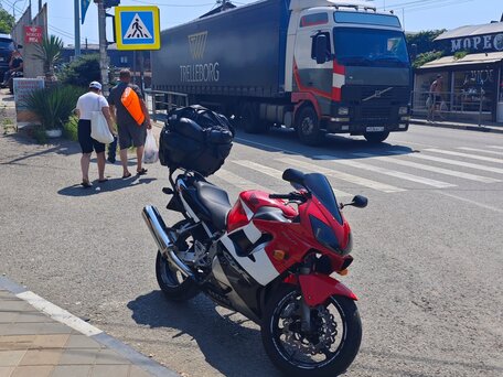 2002 Honda CBR 600F, красный, 400000 рублей, вид 2