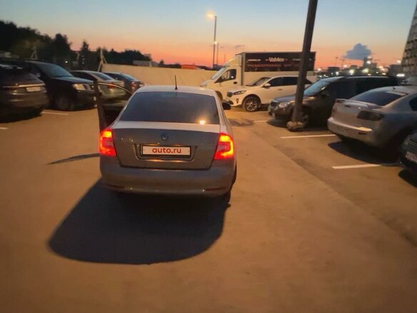 2012 Skoda Octavia II (A5) Рестайлинг, бежевый, 880000 рублей - вид 6