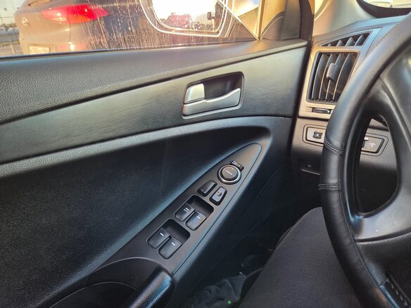 2011 Hyundai Sonata VI (YF), серый, 950000 рублей - вид 3