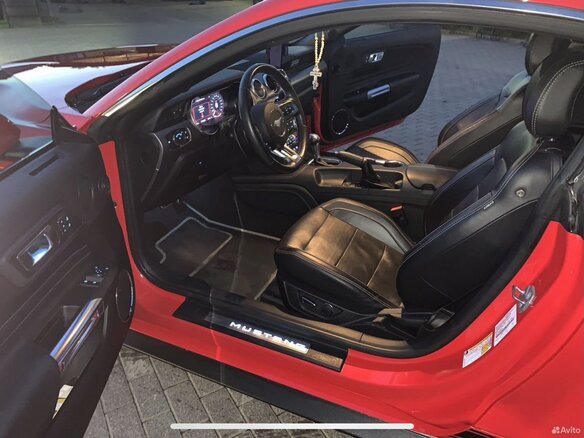 2019 Ford Mustang VI Рестайлинг, красный, 2900000 рублей - вид 5