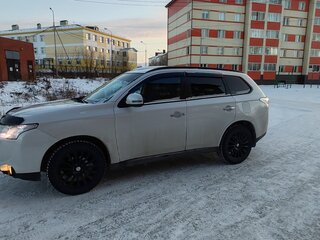 2013 Mitsubishi Outlander III, белый, 1450000 рублей, вид 4