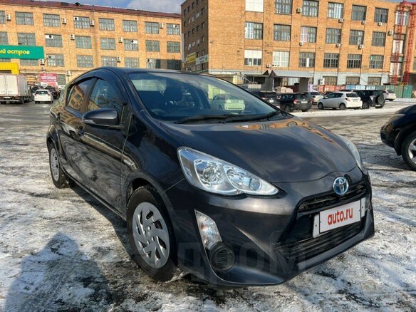 2017 Toyota Aqua I Рестайлинг, серый, 1000000 рублей - вид 2