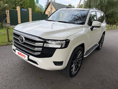 2022 Toyota Land Cruiser 300 Series, белый, 7800000 рублей, вид 4