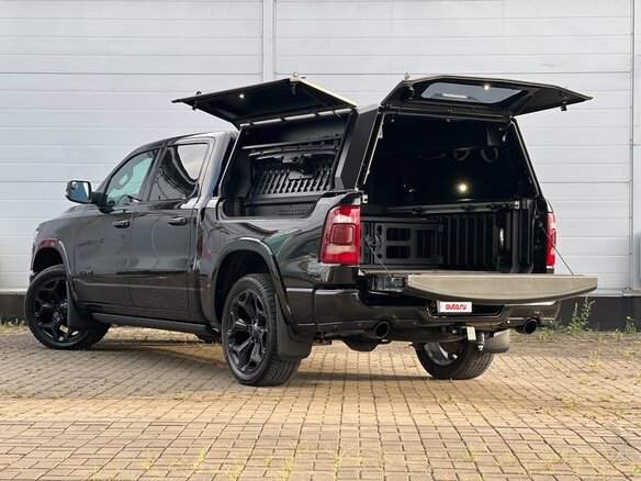 2023 Ram 1500 Quad Cab V, чёрный, 8400000 рублей - вид 7