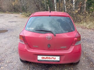 2009 Toyota Yaris II, красный, 390000 рублей, вид 3