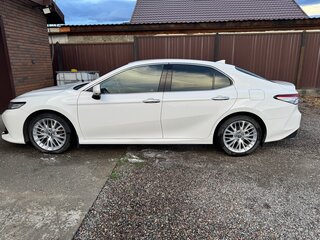 2018 Toyota Camry VIII (XV70), белый, 3500000 рублей, вид 2