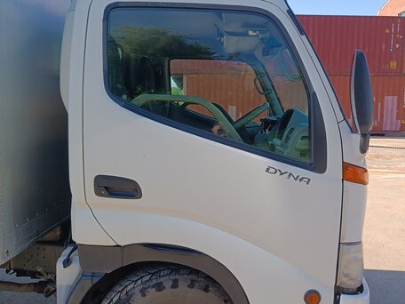 1990 Toyota Dyna, белый, 2100000 рублей, вид 5