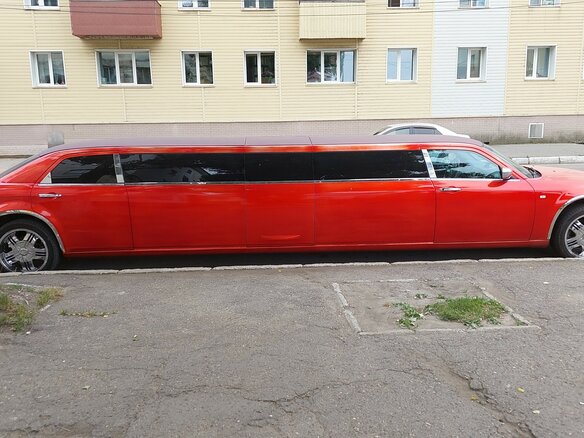 2005 Chrysler 300C I, красный, 650000 рублей - вид 2