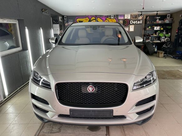 2017 Jaguar F-Pace I, бежевый, 3800000 рублей - вид 2