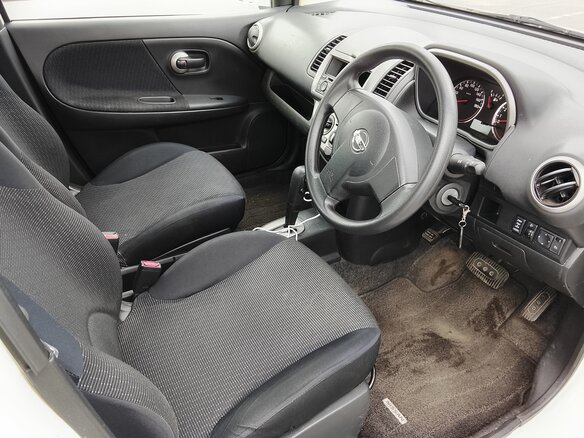 2010 Nissan Note I Рестайлинг, белый, 560000 рублей - вид 9