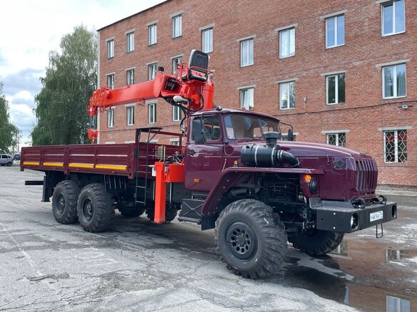 2008 Урал 4320, красный, 7200000 рублей - вид 1