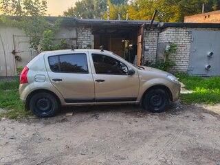 2011 Renault Sandero I, бежевый, 500000 рублей, вид 2