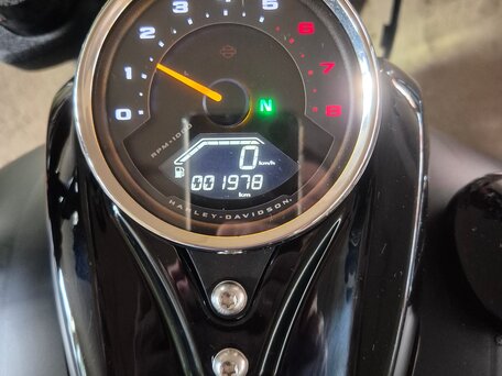 2019 Harley-Davidson Fat Bob, чёрный, 2350000 рублей, вид 4