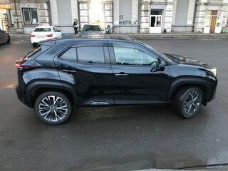 2021 Toyota Yaris Cross I, чёрный, 2179000 рублей, вид 4
