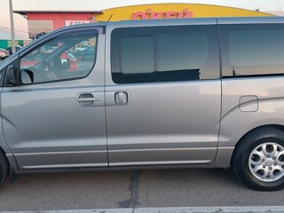 2011 Hyundai H-1 II, серебристый, 1950000 рублей, вид 2