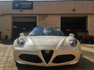 2015 Alfa Romeo 4C Spyder, белый, 8200000 рублей, вид 2