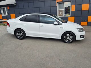 2017 Volkswagen Polo V Рестайлинг, белый, 1260000 рублей, вид 3