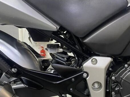 2005 Honda CBF 600, серебристый, 470000 рублей, вид 4