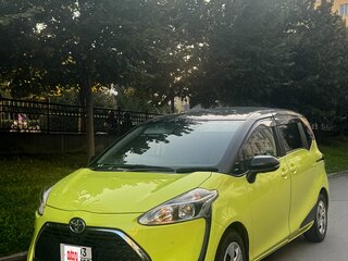 2019 Toyota Sienta II Рестайлинг, жёлтый, 1590000 рублей, вид 2