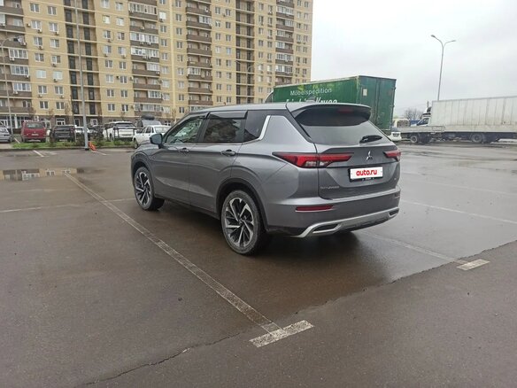 2021 Mitsubishi Outlander IV, серый, 3027000 рублей - вид 5