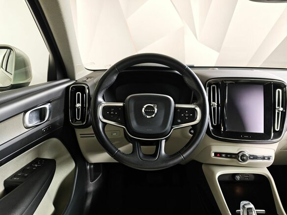 2019 Volvo XC40 I, бежевый - вид 19