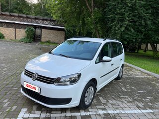 2014 Volkswagen Touran I Рестайлинг 2, белый, 950000 рублей, вид 1