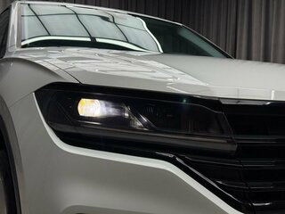 2020 Volkswagen Touareg III, белый, 4239000 рублей, вид 2