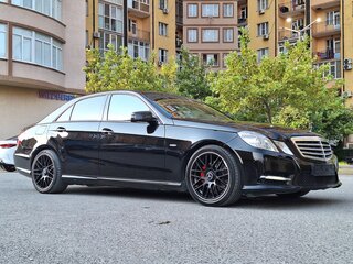 2011 Mercedes-Benz E-Класс 200 7G-Tronic IV (W212, S212, C207), чёрный, 1499999 рублей, вид 3