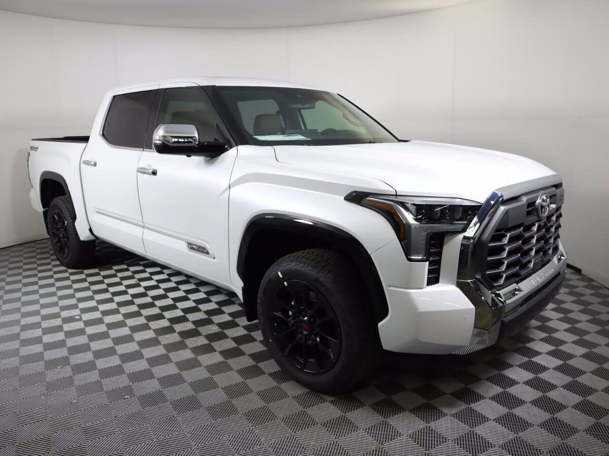 Открыть фотографии: Toyota Tundra III