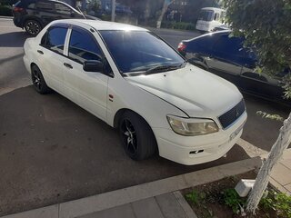 2000 Mitsubishi Lancer Cedia IX, белый, 400000 рублей, вид 2