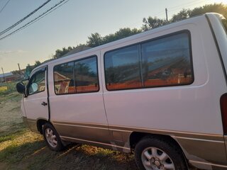 1997 SsangYong Istana I, белый, 400000 рублей, вид 2