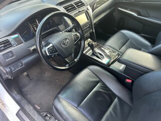2015 Toyota Camry VII (XV50) Рестайлинг, белый, 2300000 рублей, вид 5