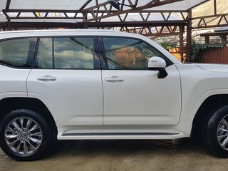 2022 Toyota Land Cruiser 300 Series, белый, 11990000 рублей, вид 2