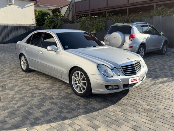 2008 Mercedes-Benz E-Класс 320 III (W211, S211) Рестайлинг, серебристый, 950000 рублей - вид 4