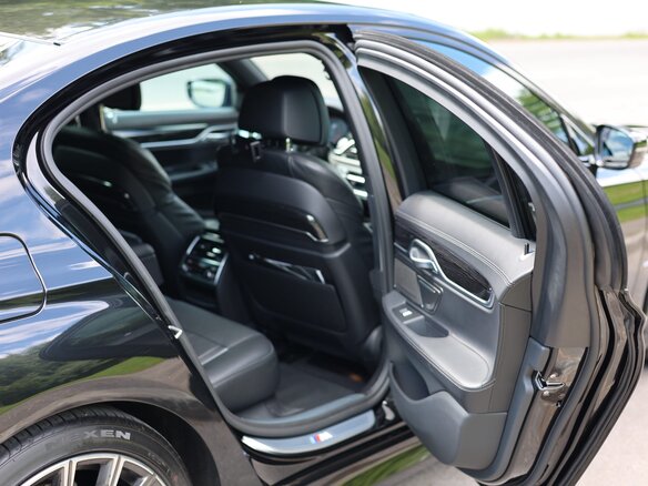 2020 BMW 7 серии 730d xDrive VI (G11/G12) Рестайлинг, чёрный, 9000000 рублей - вид 21