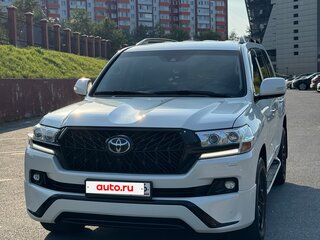 2015 Toyota Land Cruiser 200 Series Рестайлинг 2, белый, 5400000 рублей, вид 2