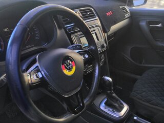 2017 Volkswagen Polo V Рестайлинг, белый, 950000 рублей, вид 5