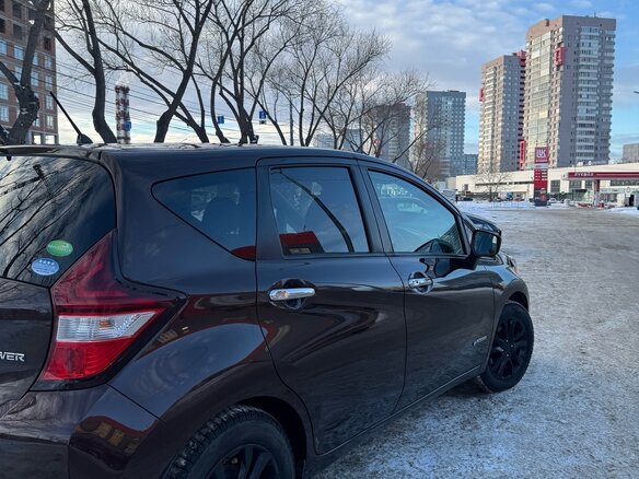 2017 Nissan Note e-Power II Рестайлинг, коричневый, 1350000 рублей - вид 4