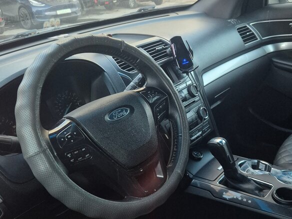 2016 Ford Explorer V Рестайлинг, серый, 1700000 рублей - вид 8