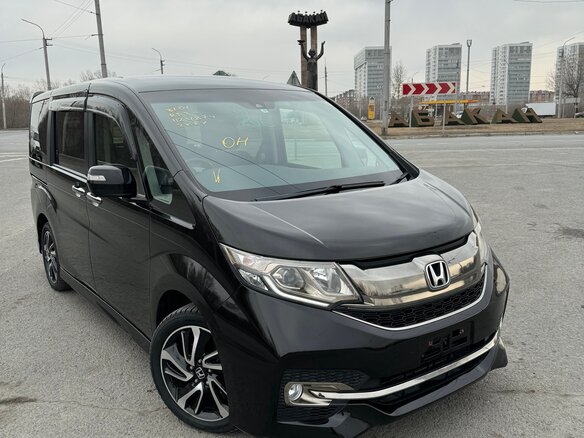 2017 Honda Stepwgn Spada V Рестайлинг, чёрный, 2250000 рублей - вид 1